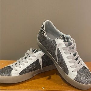 Women's Silver Glitter Lace-Up Sneakers